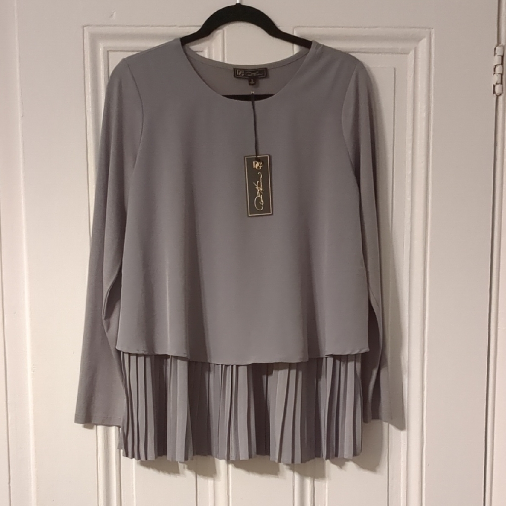 DG2 By Diane Gillman Elegant Gray Layered Top
